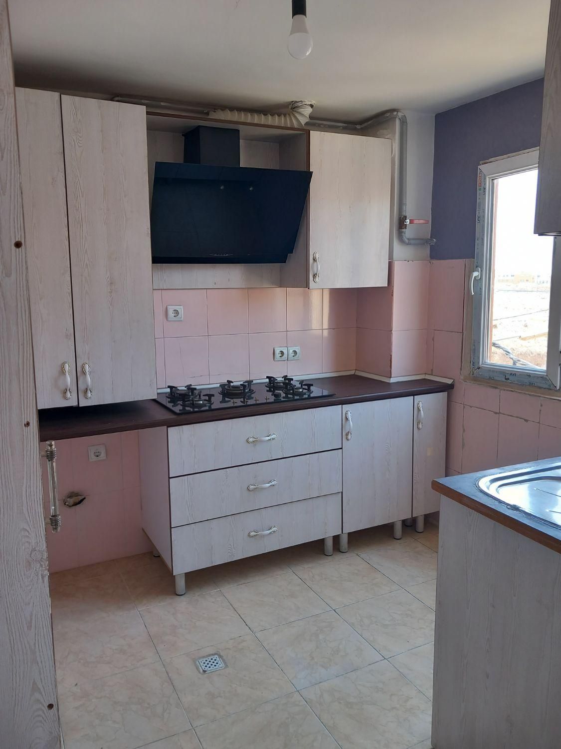 کلید تحویل فول دو خواب به قیمت خوش نقشه|فروش آپارتمان|هشتگرد, شهرک گلها|دیوار