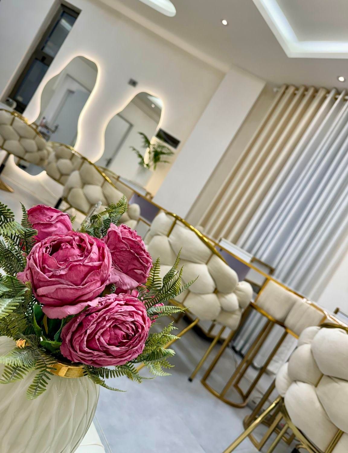 اجاره لاین در سالن و آموزشگاه زیبایی بلوار قلیپور|خدمات آرایشگری و زیبایی|رشت, آزادگان|دیوار