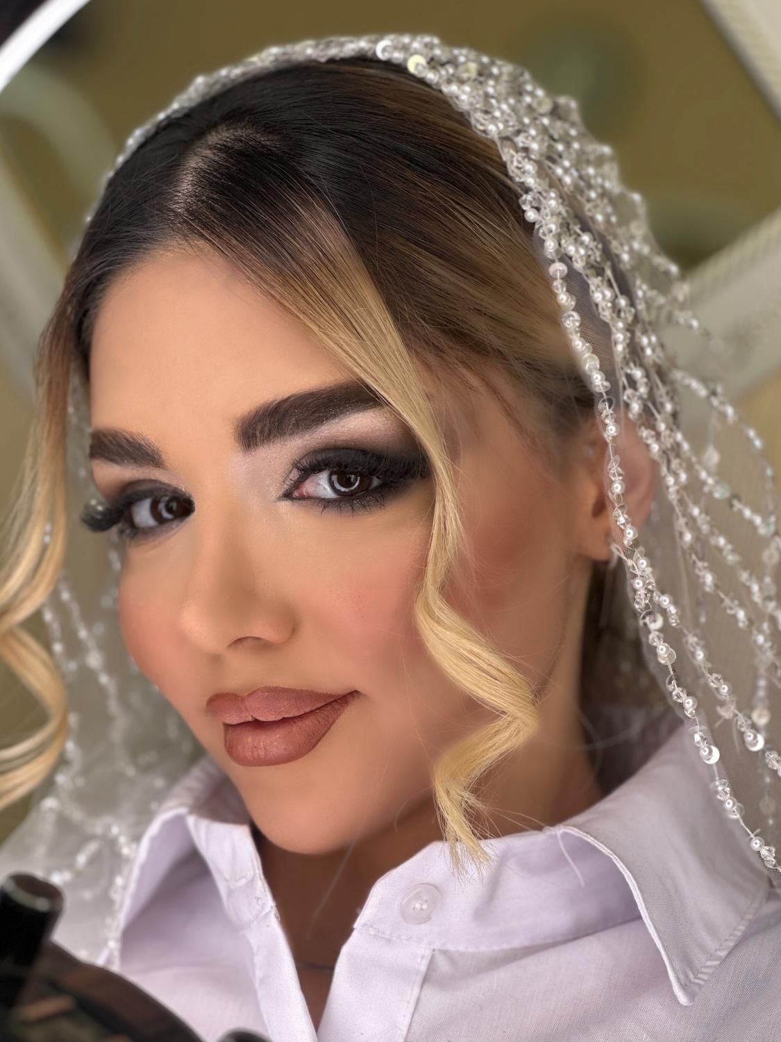 میکاپ ۵۰۰شینیون ۴۰۰|خدمات آرایشگری و زیبایی|هشتگرد, هشتگرد قدیم|دیوار