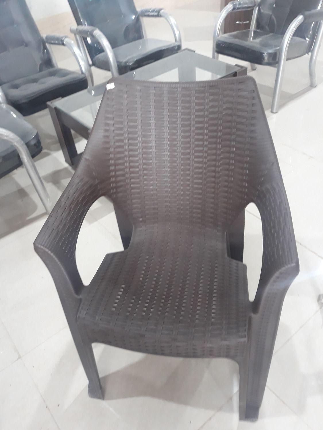 انواع میز و صندلی پلاستیکی|میز و صندلی غذاخوری|برخوار, |دیوار