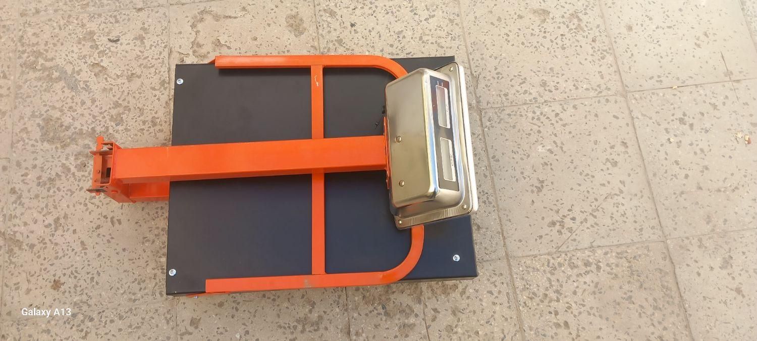 ترازو باسکول بلندگو قفسه مانکن رگال کد ۰۹۶|فروشگاه و مغازه|کبودرآهنگ, |دیوار