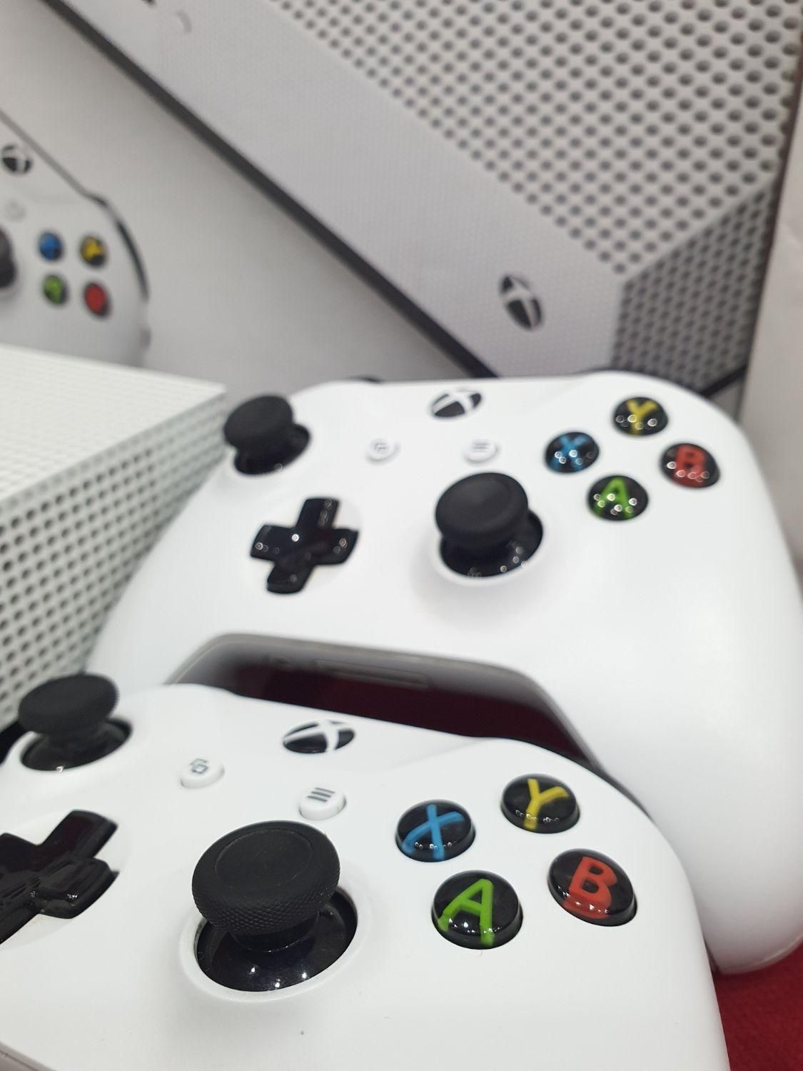 Xbox one s 1tb دیسک خور دو دسته فول گیم نو|کنسول، بازی ویدئویی و آنلاین|کرج, خرمدشت|دیوار