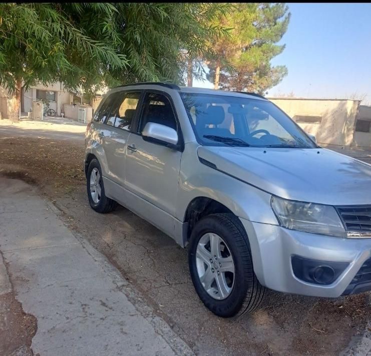 سوزوکی ویتارا ۲۰۰۶ کلاس ۸ اتوماتیک|خودرو سواری و وانت|اصفهان, شهرک شهید منتظری|دیوار
