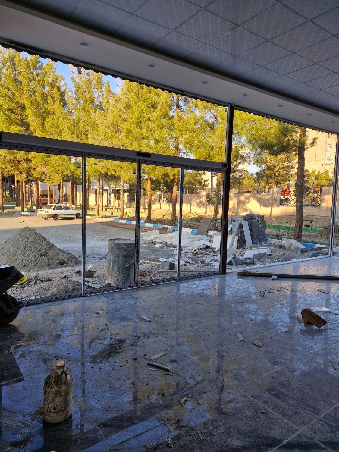 شیشه سکوریت در و پنجره|خدمات پیشه و مهارت|بیرجند, |دیوار