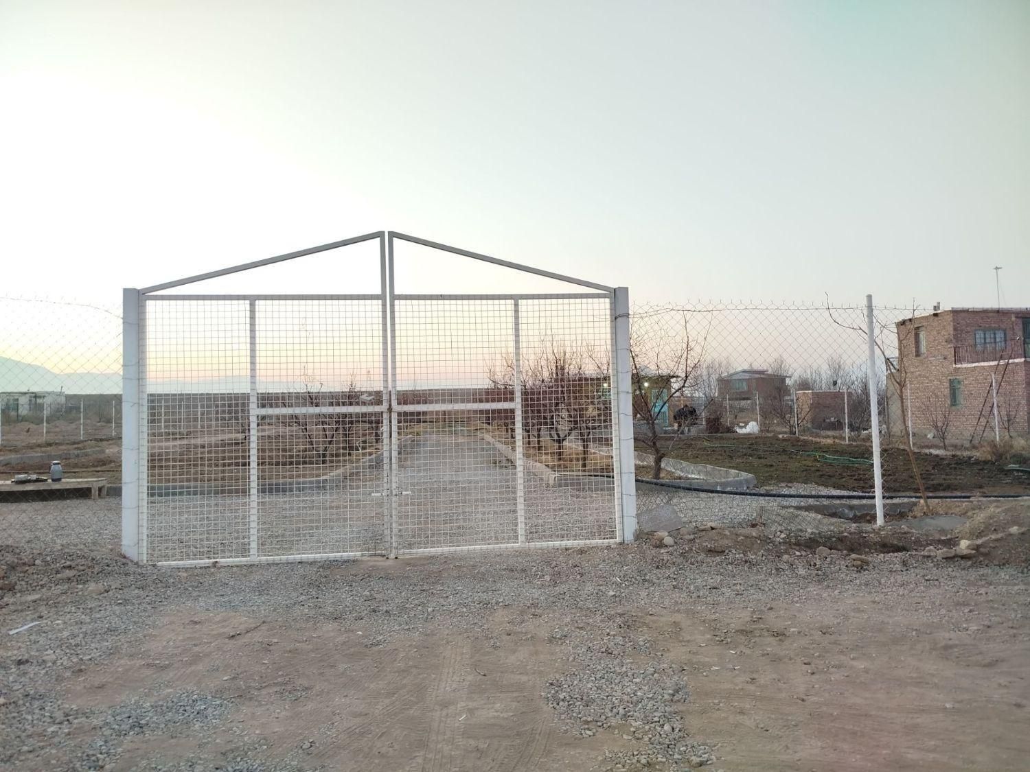 فروش انواع پایه فنس بتنی وفلزی فروش فنس|مصالح و تجهیزات ساختمان|ماکو, |دیوار