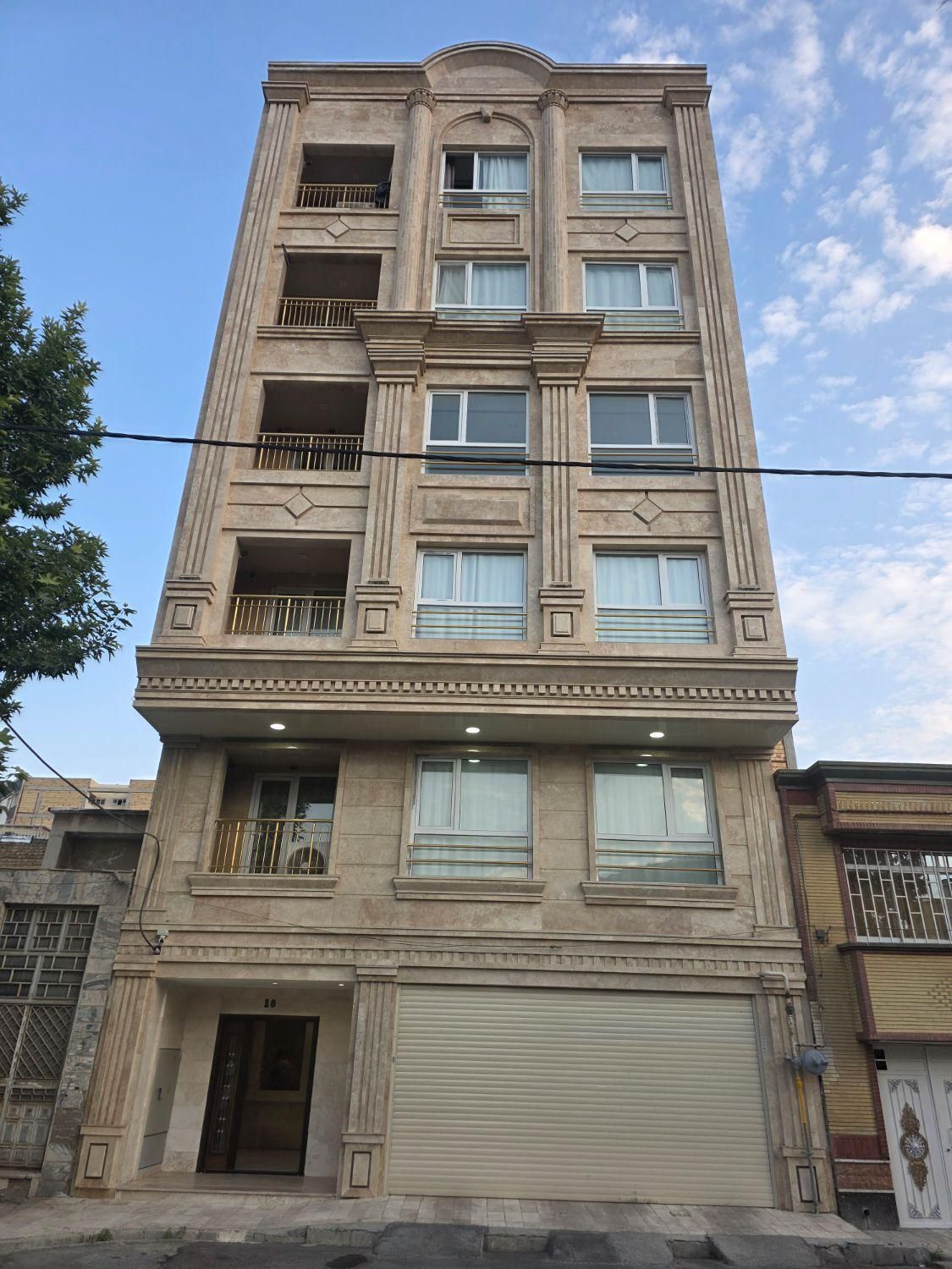 آپارتمان تکواحـدی + ۲۵۰متـر + سلطانـی + قیمت عالـی|فروش آپارتمان|ارومیه, |دیوار