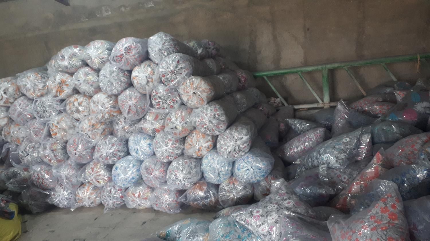 بالشت|رختخواب، بالش، پتو|سراوان, |دیوار