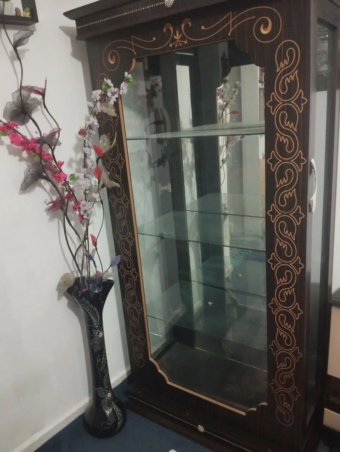 بوفه نو به فروش میرسد برای نیازمندان رایگان است|بوفه، ویترین، کنسول|بهارستان, |دیوار