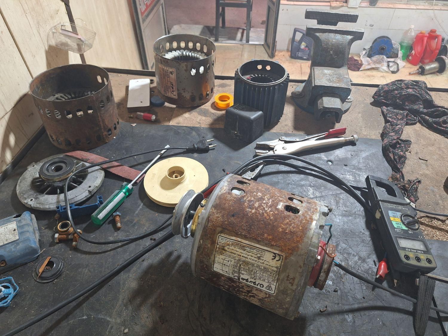 سیم پیچی و تعمیرات|خدمات پیشه و مهارت|اندیشه, اندیشه فاز ۱|دیوار