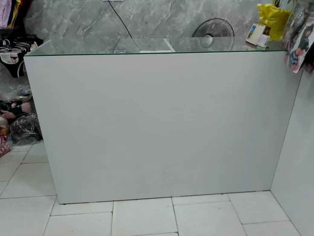 میز پیشخوان و ویترین مغازه  اتاق پرو آیینه پاف قفل|فروشگاه و مغازه|رشت, معلولین|دیوار