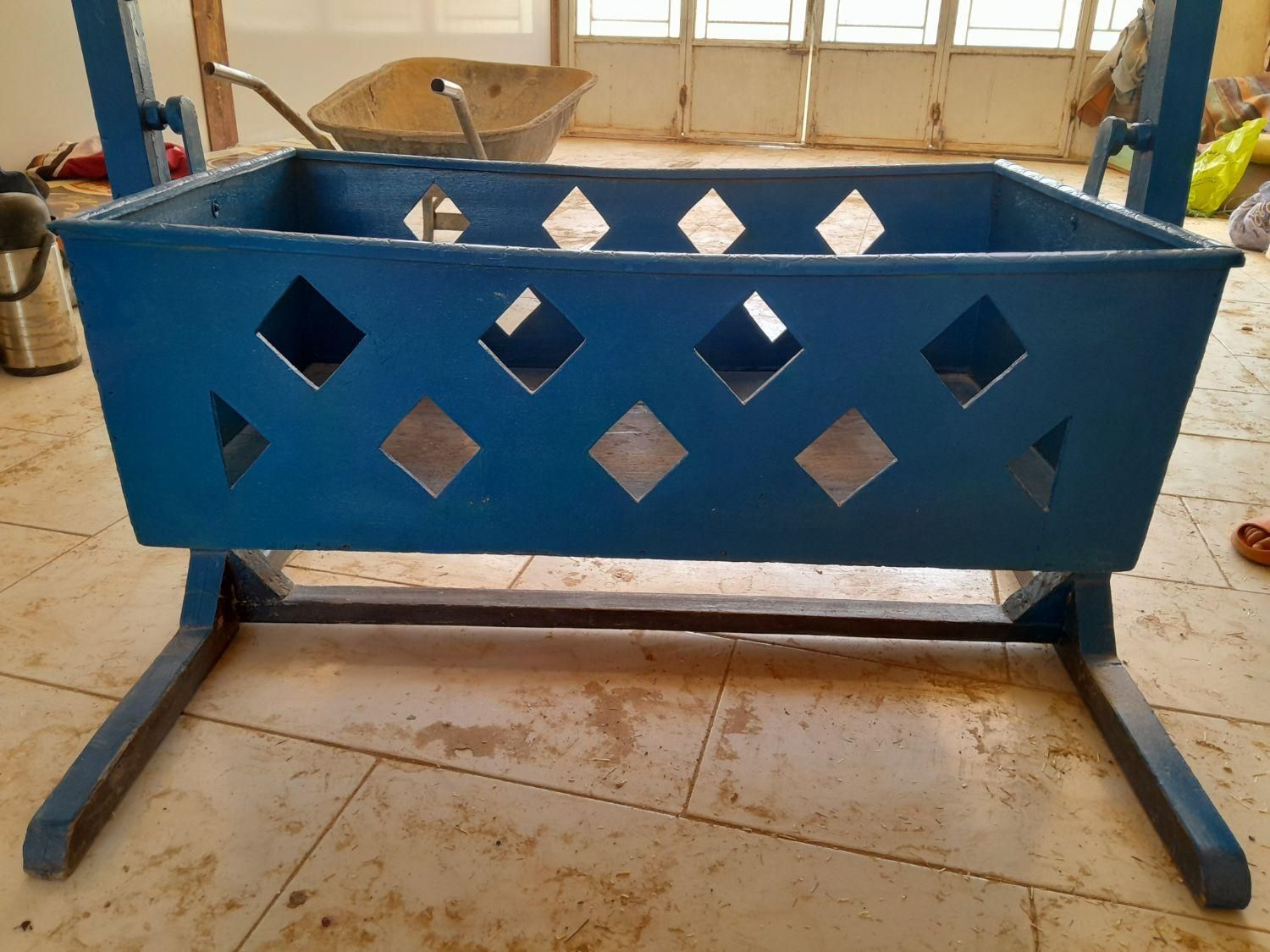 گهواره چوبی|اسباب و اثاث بچه|اسفراین, |دیوار