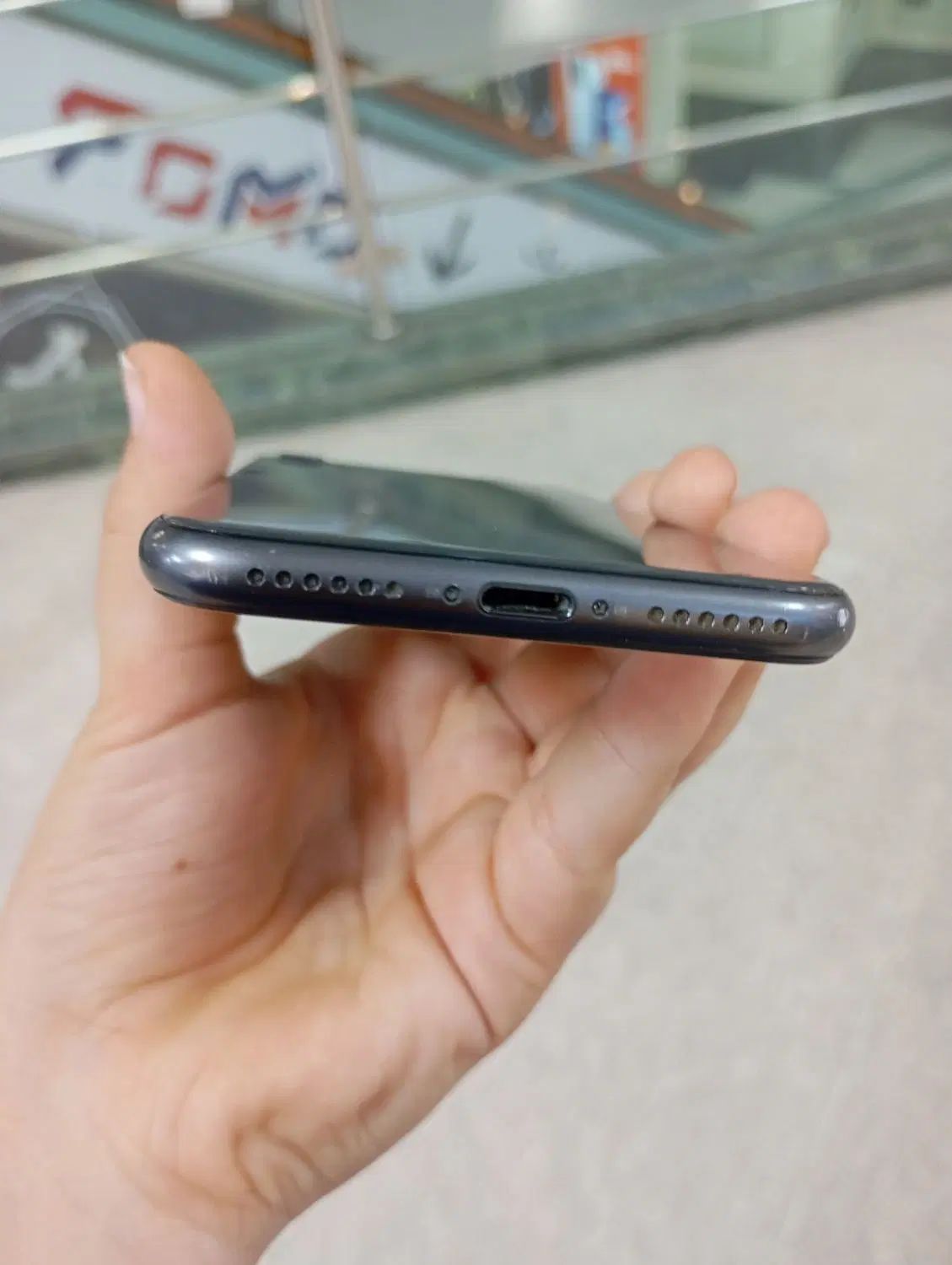 iphone 8  بسیار تمیز|موبایل|مشهد, عامل|دیوار