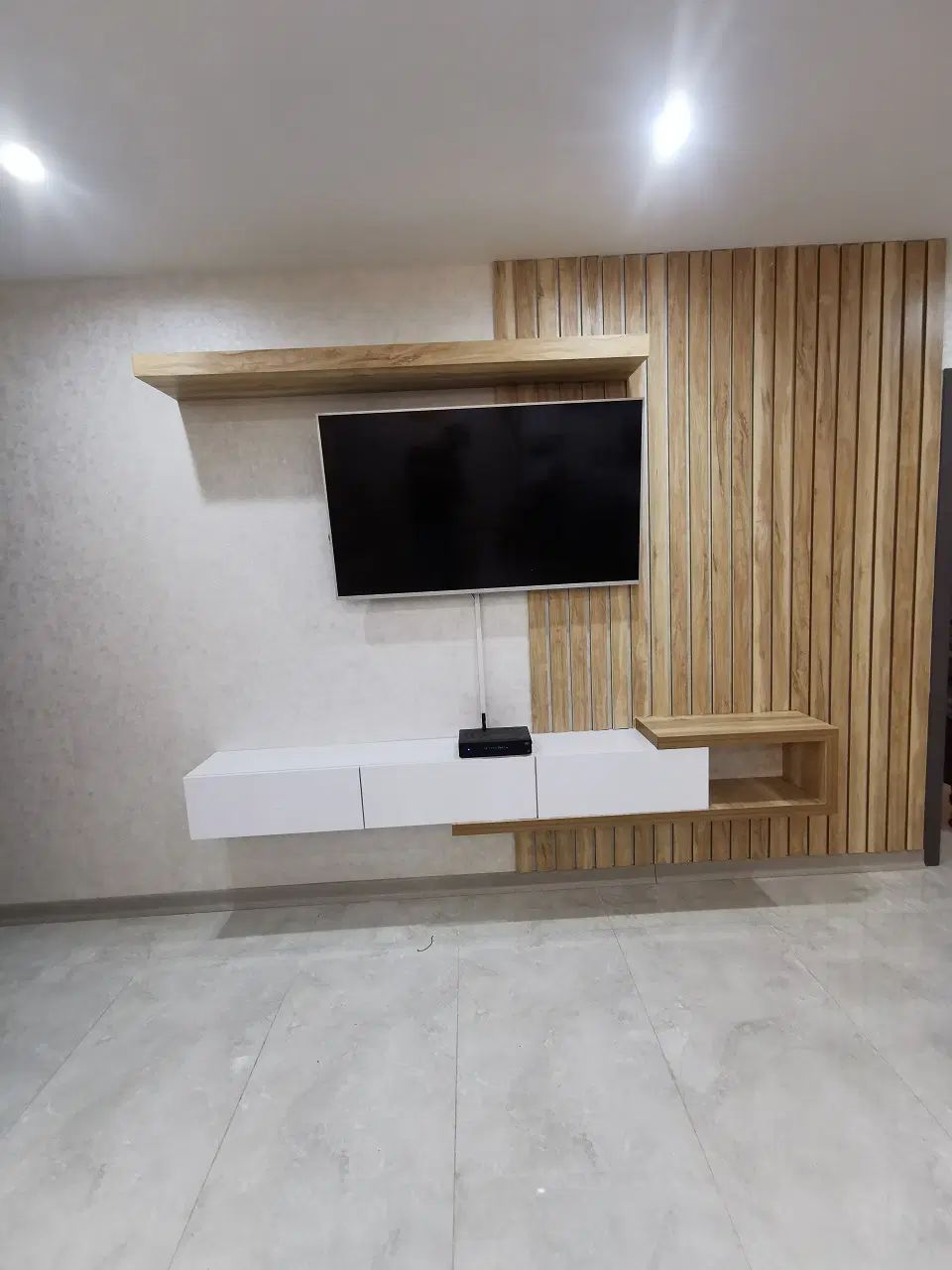 تی وی وال و میز TV با رنگبندی سلیقه ای|میز تلویزیون|رشت, گلسار|دیوار
