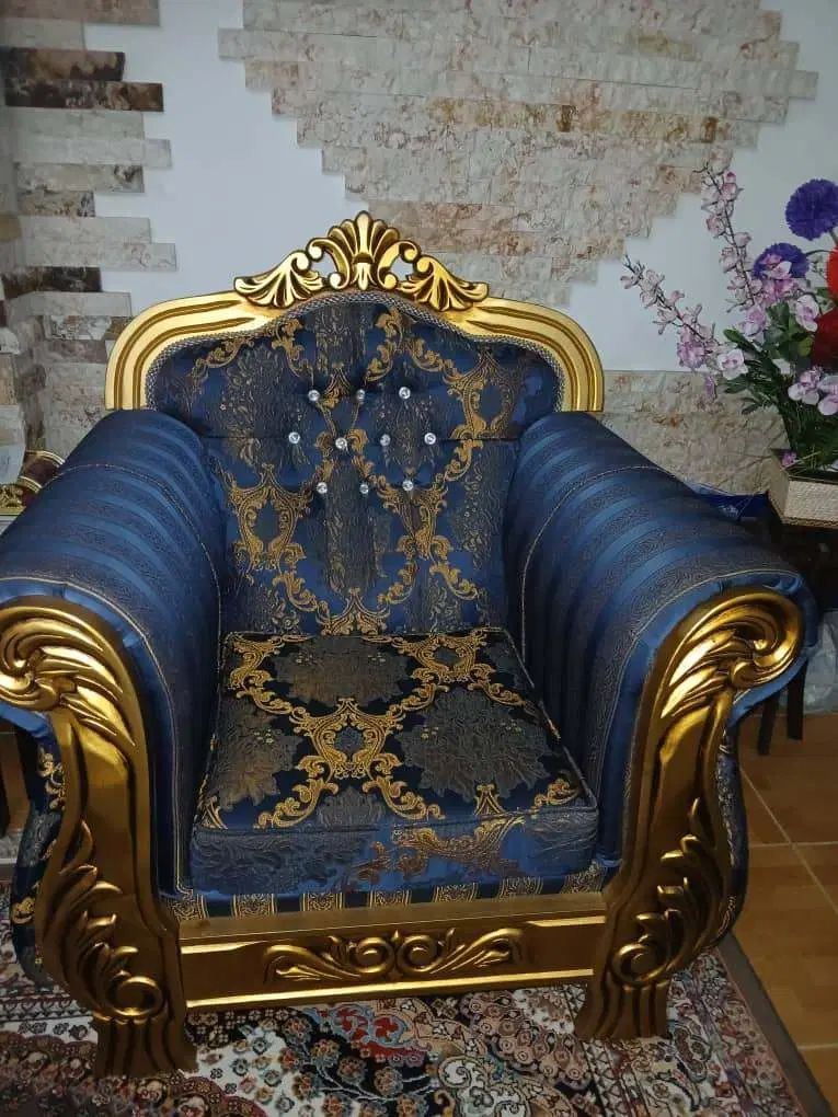 فروش مبل سلطنتی ۷ نفره . ناهار خوری ۶ نفره . تشک۲|مبلمان خانگی و میز عسلی|آستارا, |دیوار