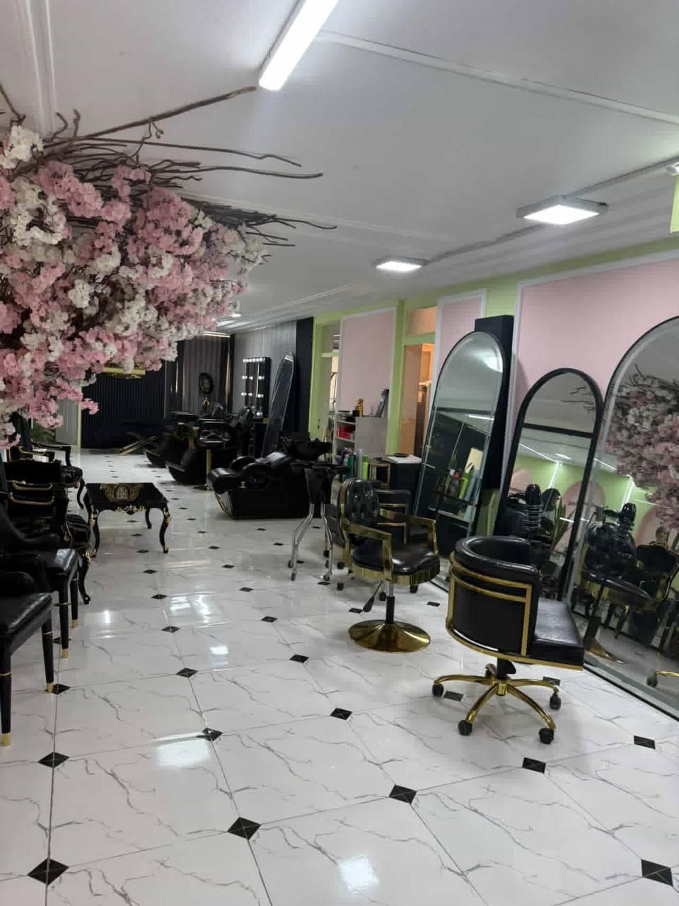 اجاره لاین اصلاح ابرو حرفه ای در سالن|اجارهٔ کوتاه‌مدت دفتر کار و فضای آموزشی|مشهد, سجاد شهر|دیوار
