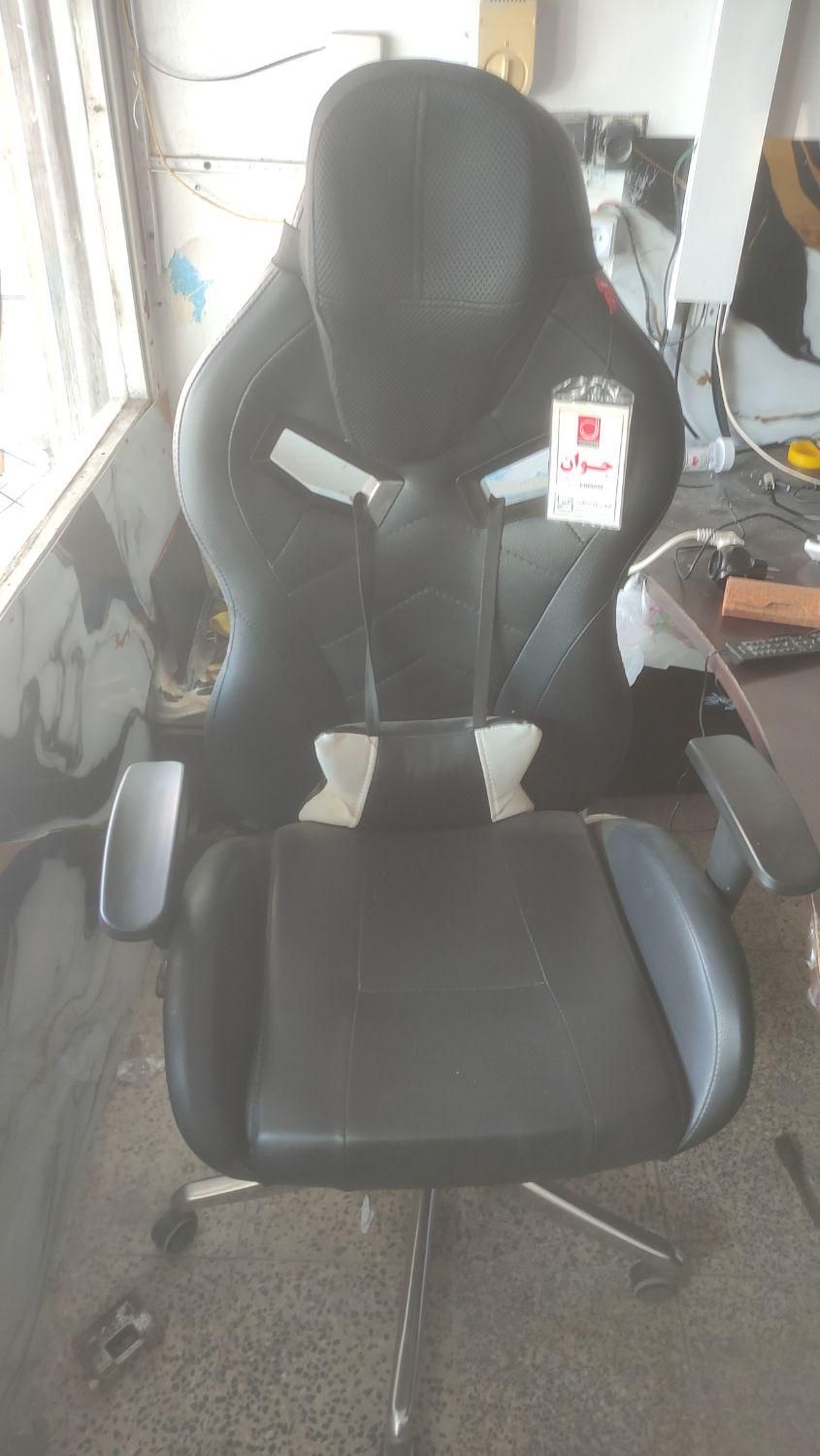 صندلی مخصوص بازی جوان|صندلی و نیمکت|نشتارود, |دیوار