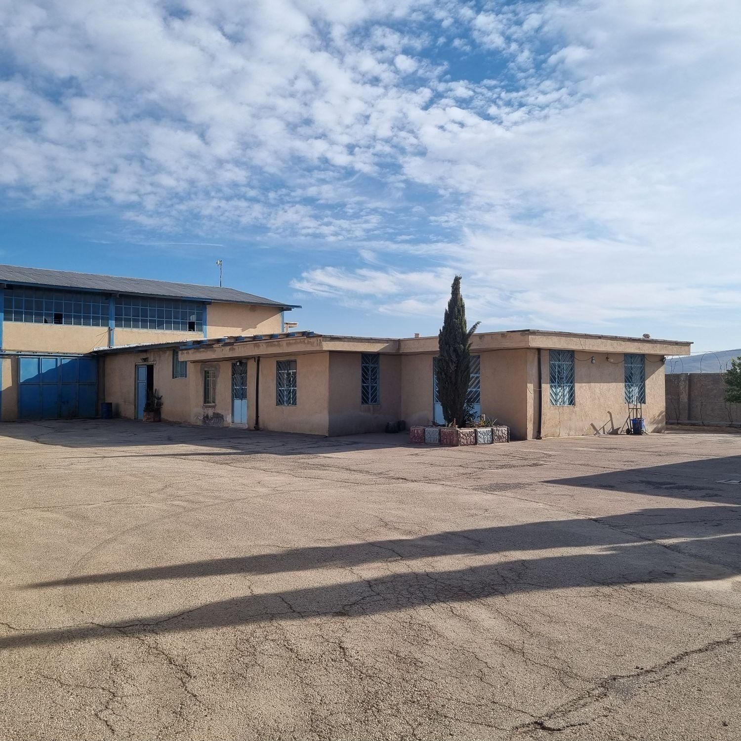 یک هکتار کارخانه پلیس راه شیراز ،فسا|فروش دفتر صنعتی، کشاورزی، تجاری|شیراز, وزیرآباد|دیوار