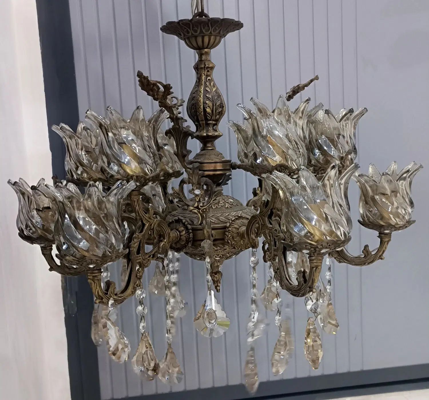 لوستر برنزی ۶شاخه ۱۲ شعله|لوستر و چراغ آویز|رشت, فلسطین|دیوار