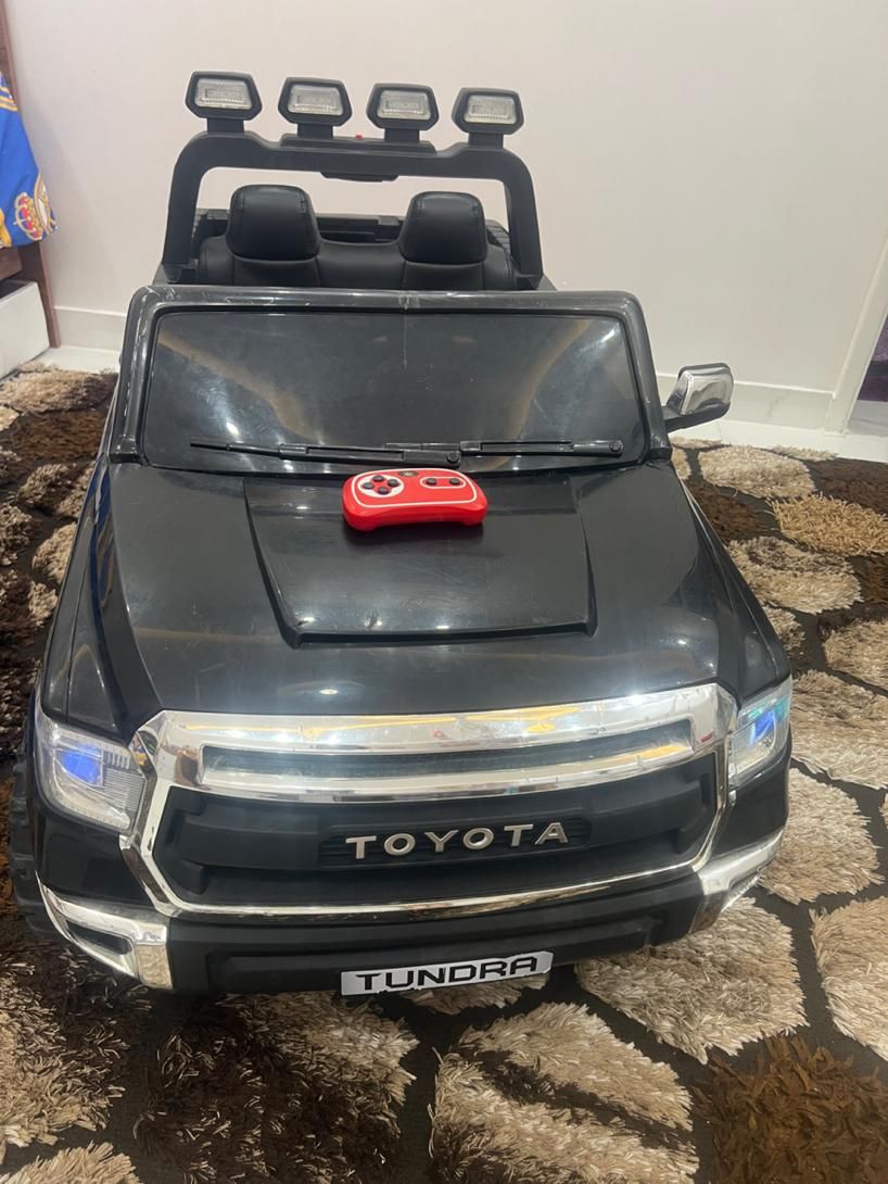 ماشین شارژی تویوتا|اسباب و اثاث بچه|تبریز, |دیوار