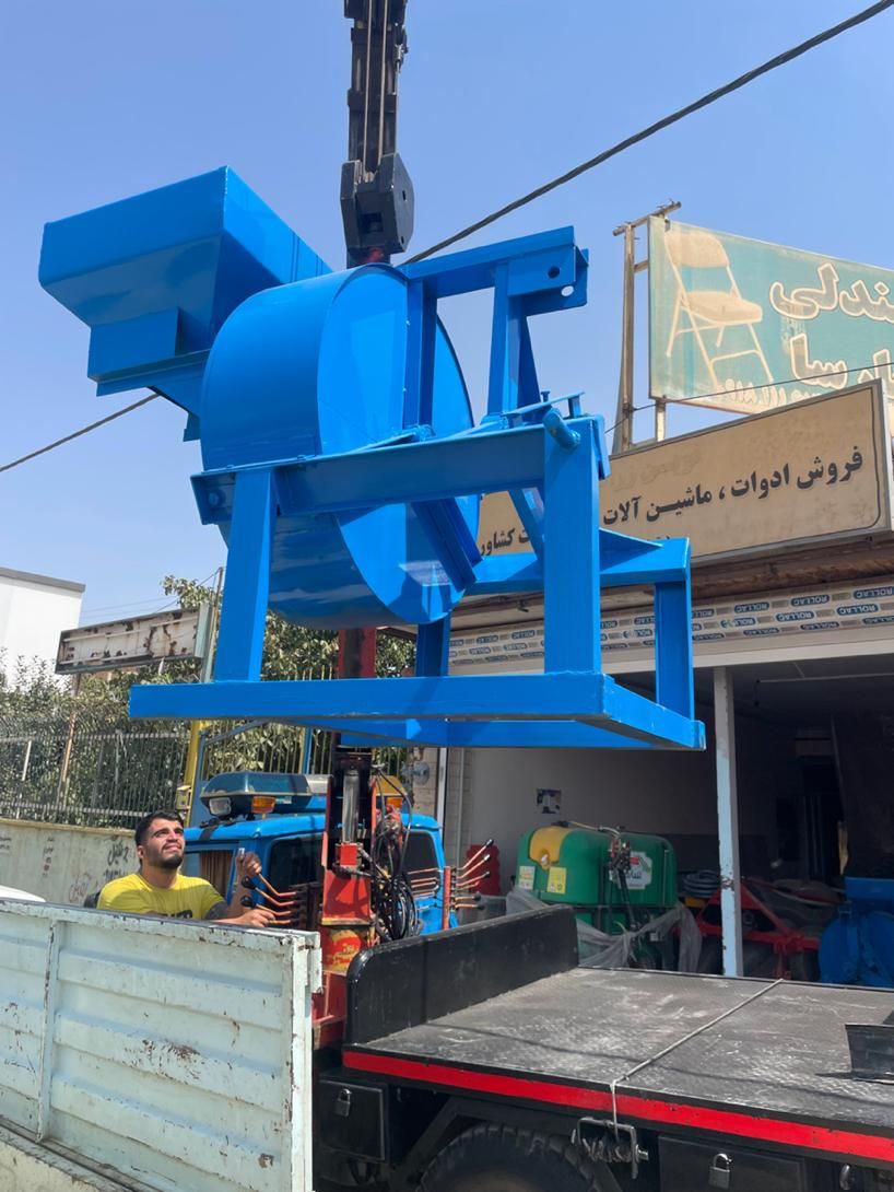 آسیاب سنگی پشت تراکتوری|ماشین‌آلات صنعتی|همدان, |دیوار