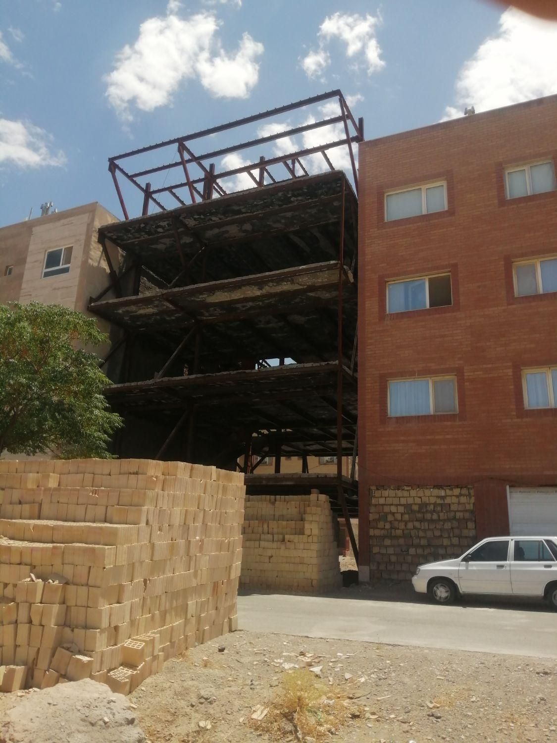 فروش یکجا، 4طبقه روی پیلوت درفاز یک نیستان|فروش آپارتمان|بیرجند, |دیوار