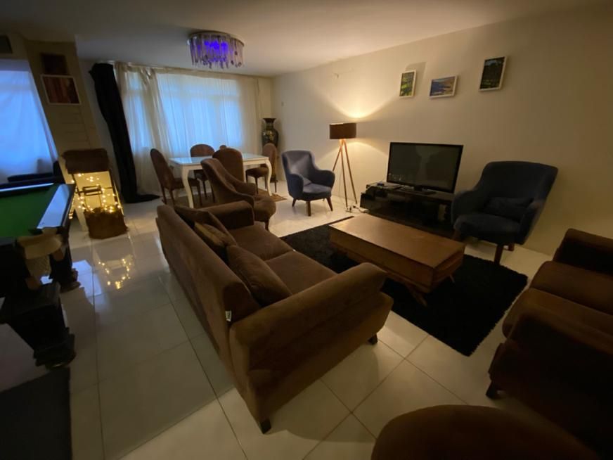 اپارتمان تکواحدی حیاط اختصاصی بیلیارد وای فای|اجارهٔ کوتاهمدت آپارتمان و سوئیت|مشهد, هفت تیر (حافظ)|دیوار