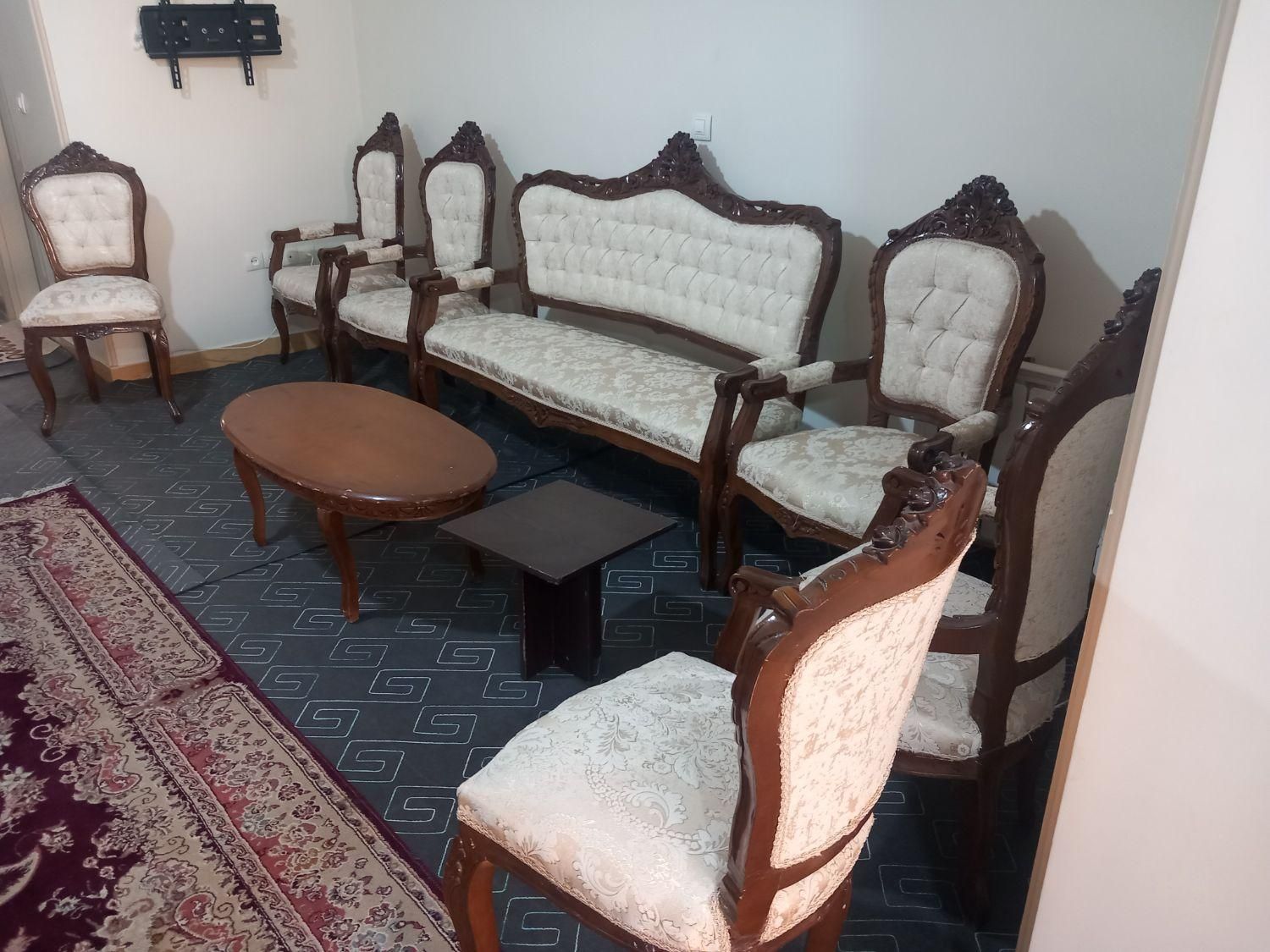 مبل کلاسیک بسیار تمیز با رویه کوبی نو  تمیز|مبلمان خانگی و میز عسلی|تهران, امامت|دیوار