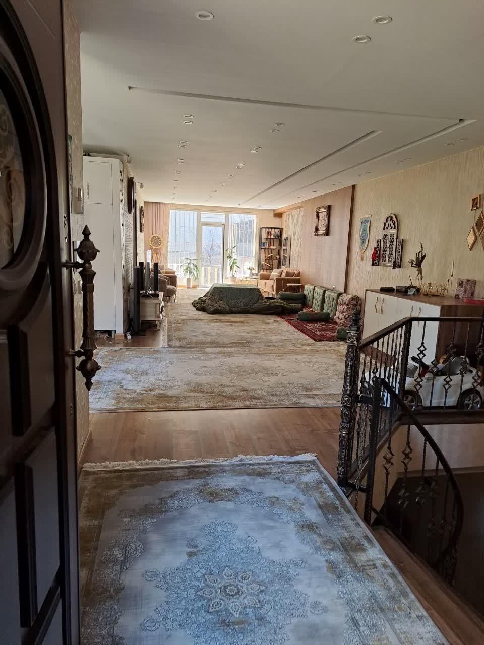 فروش خانه ویلایی ۲۴۰ متری لوکس ولاکچری مهرشهر|فروش خانه و ویلا|کرج, فاز ۴ مهرشهر|دیوار