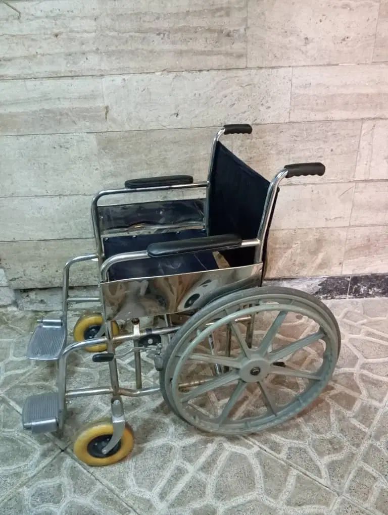 ویلچر تاشو مناسب بزرگسال|آرایشی، بهداشتی، درمانی|تهران, کوثر|دیوار