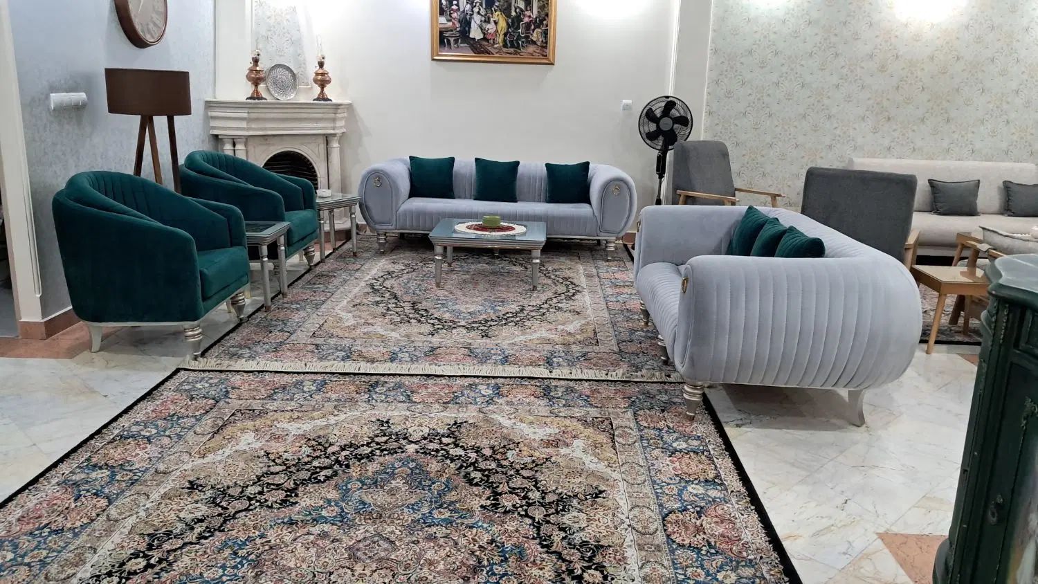 مبل راحتی ۷ نفره همراه با میز وسط و دو عدد عسلی|مبلمان خانگی و میز عسلی|تهران, ابوذر|دیوار