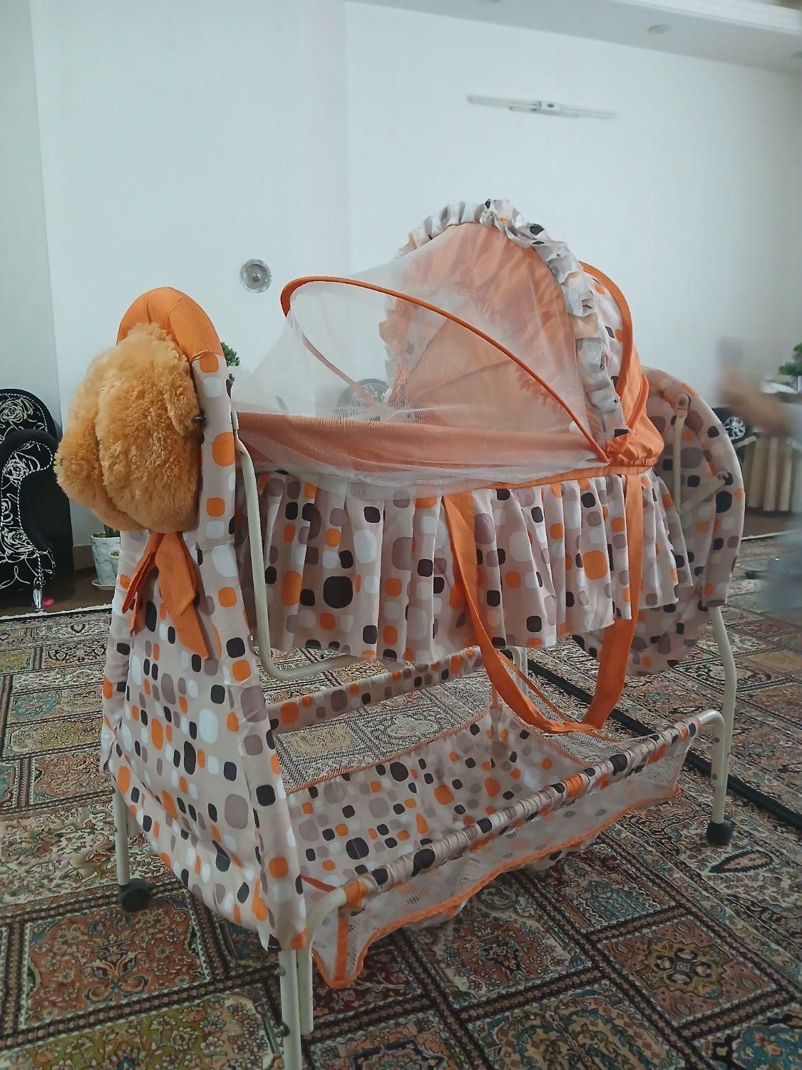 گهواره|تخت و صندلی بچه|شیروان (خراسان), |دیوار