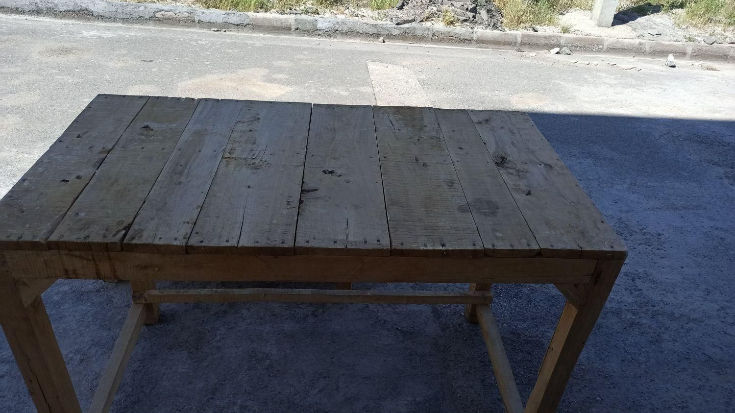 دو عدد میز|مبلمان خانگی و میز عسلی|میانه, |دیوار