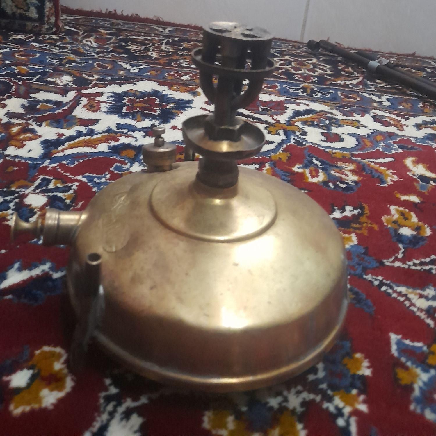 سماور برنجی + چراغ برنجی عتیقه|کلکسیون اشیاء عتیقه|قزوین, |دیوار