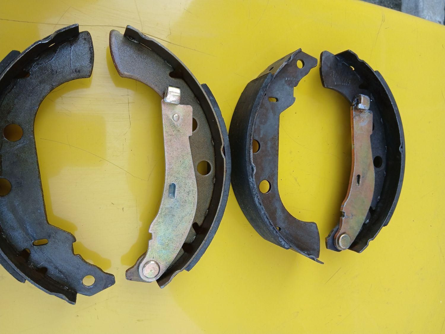 لنت چرخ عقب پژو ۴۰۵ و یک پنل سونیGT572|قطعات یدکی و لوازم جانبی|تهران, تاکسیرانی|دیوار