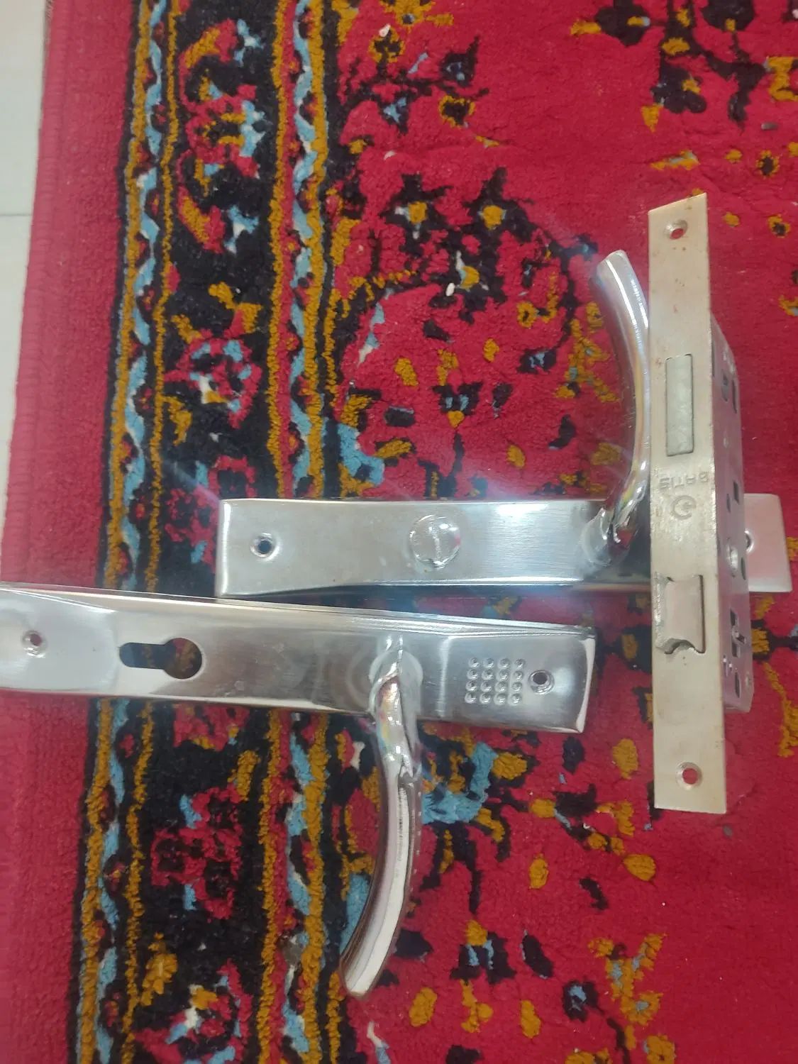 1عدد اب گرم کن ۴عدد.دسگیره در و 1عددکپسول پرسی|آبگرمکن، پکیج، شوفاژ|بندرعباس, |دیوار