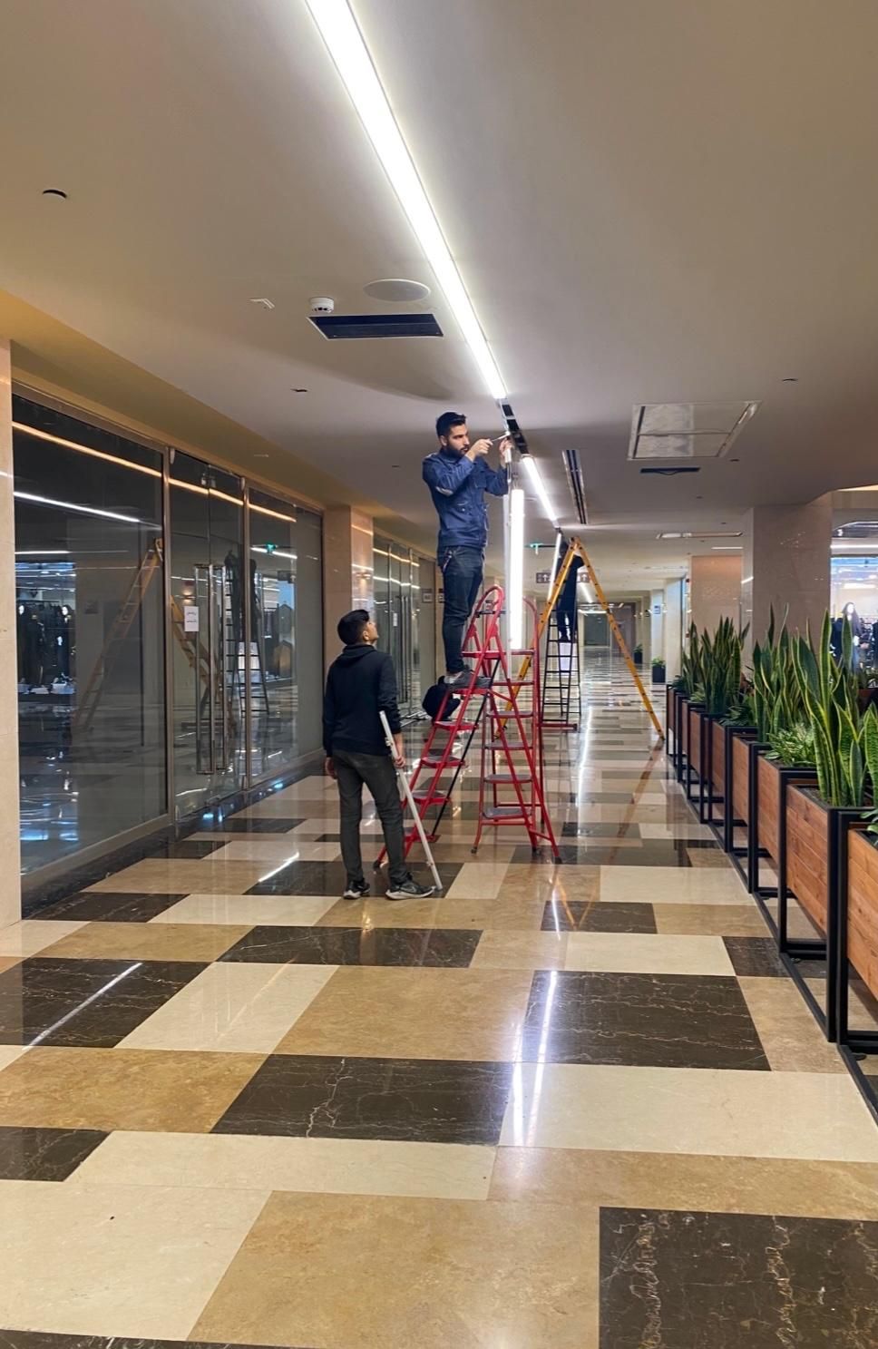 برقکار و سیم کشی ساختمانی وکلیه خدمات انجام میشود|خدمات پیشه و مهارت|مشهد, احمدآباد|دیوار