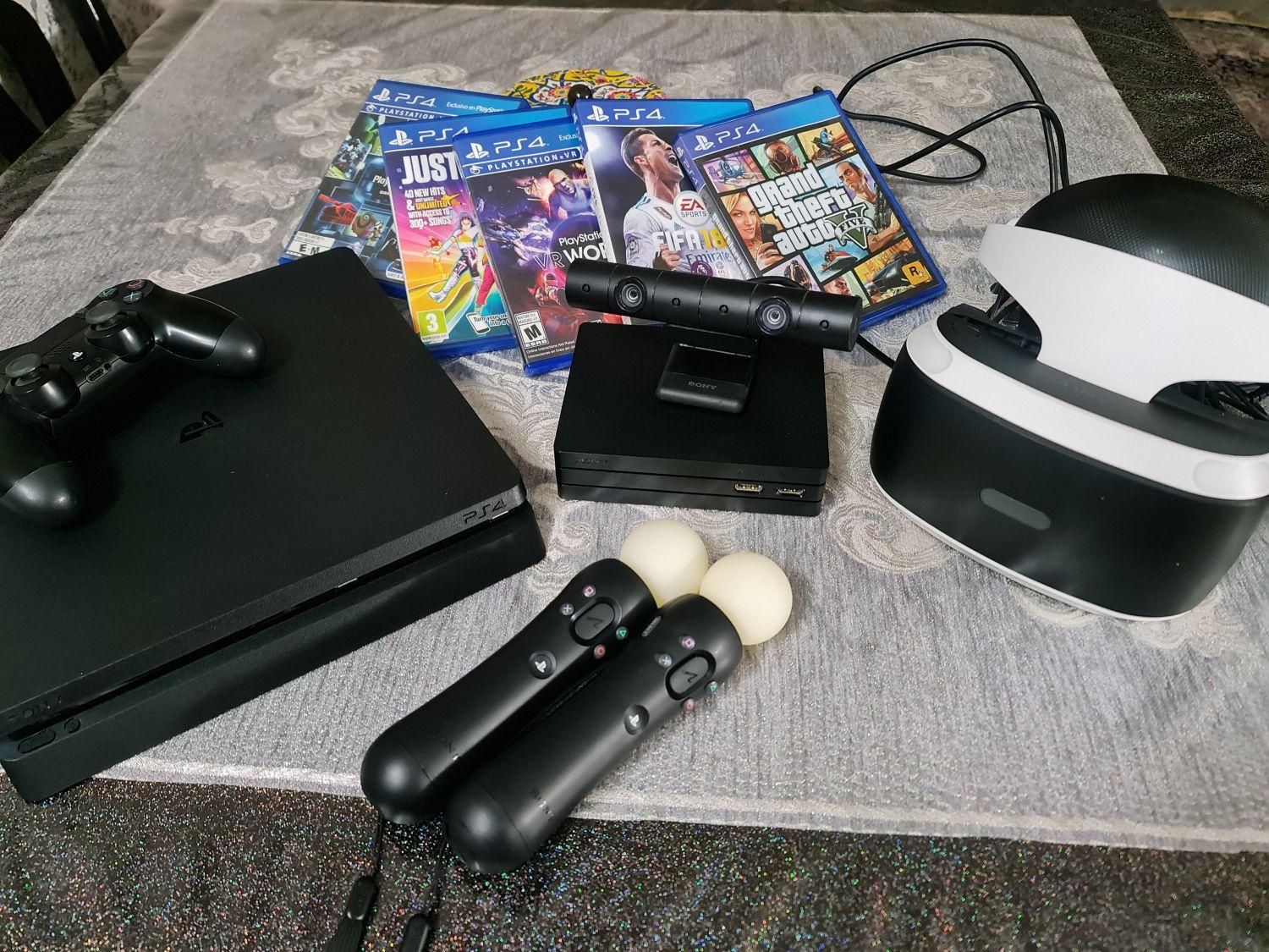 پک کامل ps4 slim 1TB به همراه پک VR کاملا نو|کنسول، بازی ویدئویی و آنلاین|تهران, دبستان|دیوار