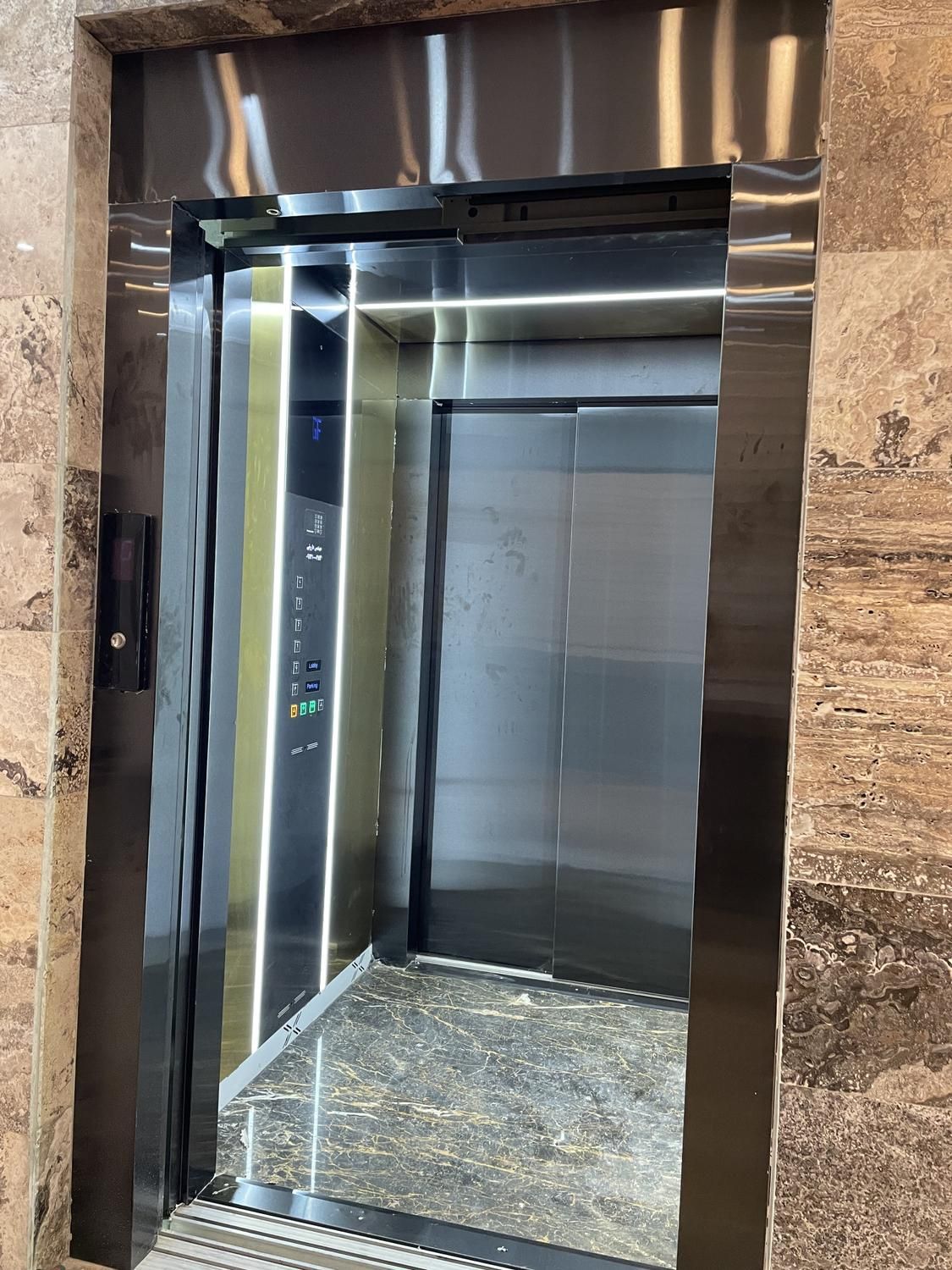 انواع آسانسور ، بالابر و پله برقی خارجی و ایرانی|خدمات پیشه و مهارت|اصفهان, خانه اصفهان|دیوار