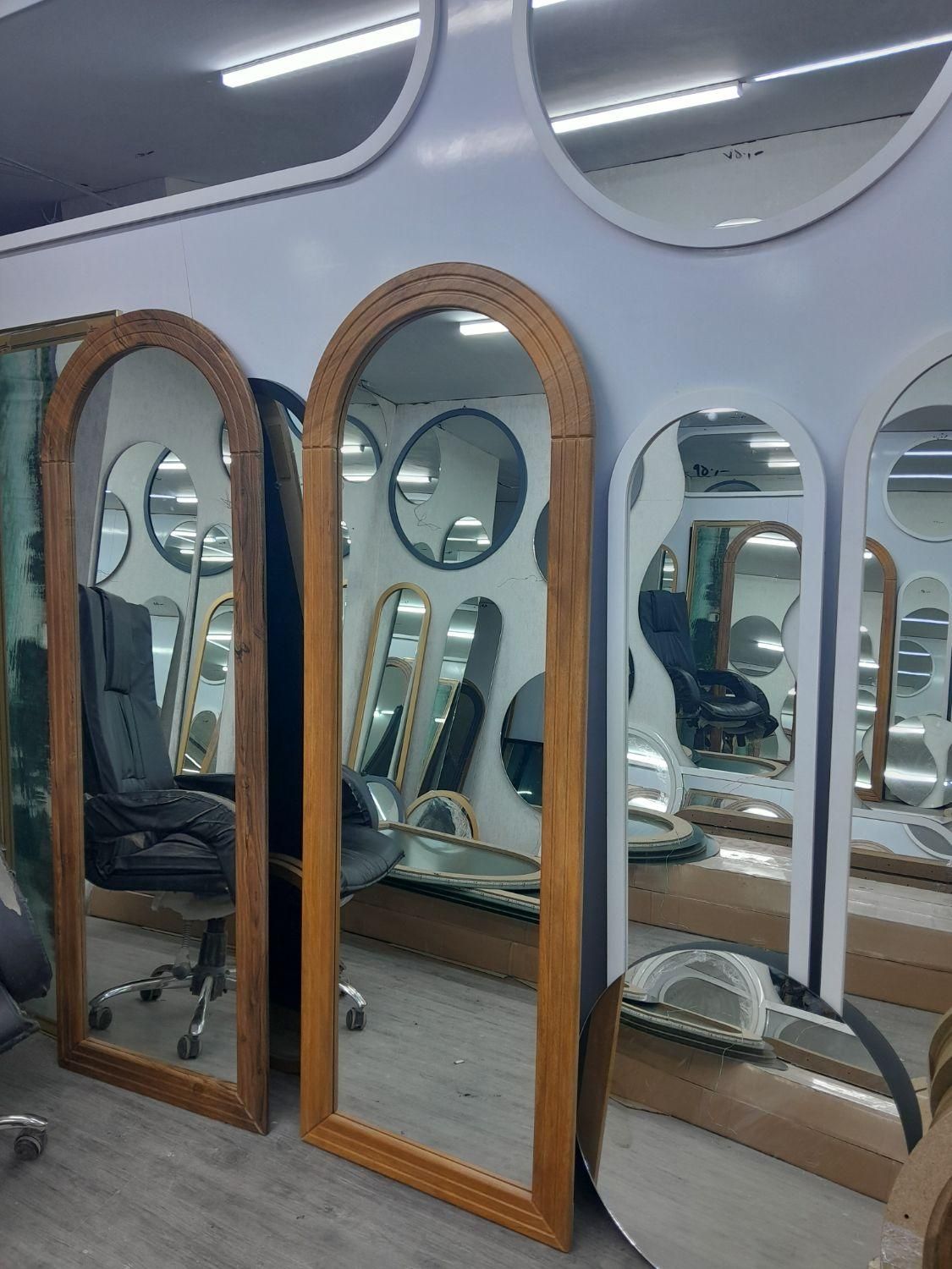 آینه گنبدی/ آینه گرد/آینه دفرمه/ بک لایت/ ملک شهر|آینه|اصفهان, ملک‌شهر|دیوار