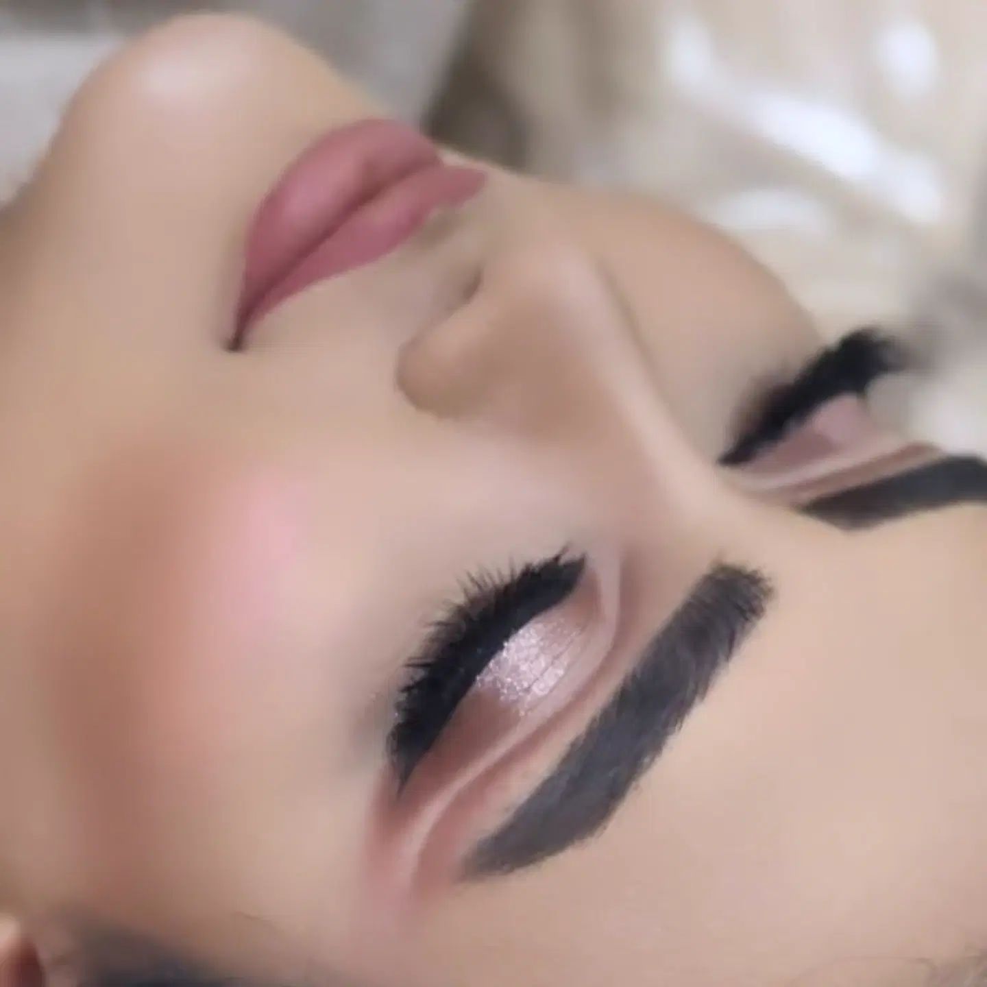 میکاپ و شینیون فوق تخصصی عروس و همراهی فقط۵۰۰|خدمات آرایشگری و زیبایی|قم, زنبیل آباد|دیوار