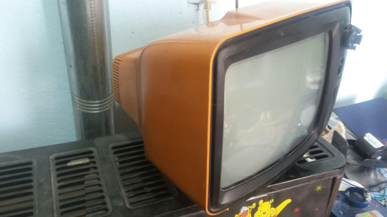 فروش تلویزیون 14اینچ سیاه وسفید سری اول|تلویزیون و پروژکتور|کرمان, |دیوار