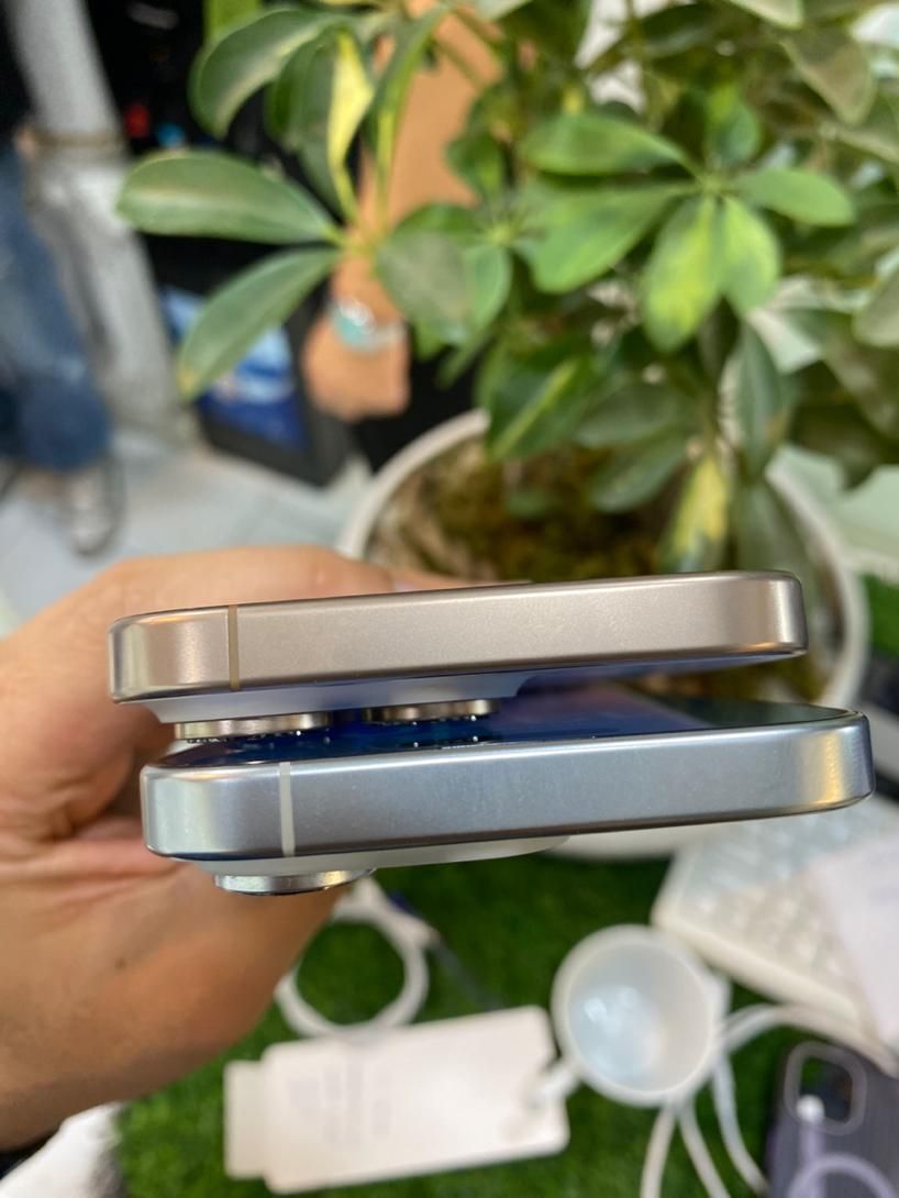 iPhone 16 Pro کارکرده در دو رنگ متفاوت|موبایل|کرج, گوهردشت|دیوار