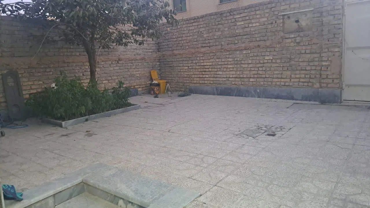 اجاره یک منزل مسکونی حیات دار|اجارهٔ خانه و ویلا|اصفهان, زوان|دیوار