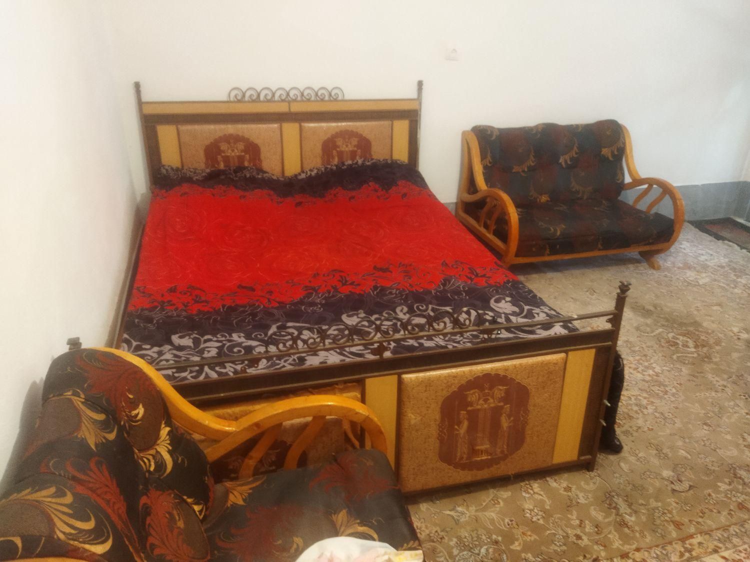 اجاره روزانه منزل جنب درمانگاه شبانه روزی امام رضا|اجارهٔ کوتاه‌مدت آپارتمان و سوئیت|شیراز, پانصد دستگاه ارتش|دیوار