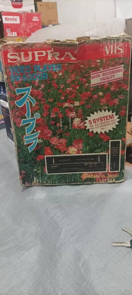 ویدیو vhs مدل آکایی با کنترل|پخش‌کننده DVD و ویدیو|تهران, آرژانتین|دیوار