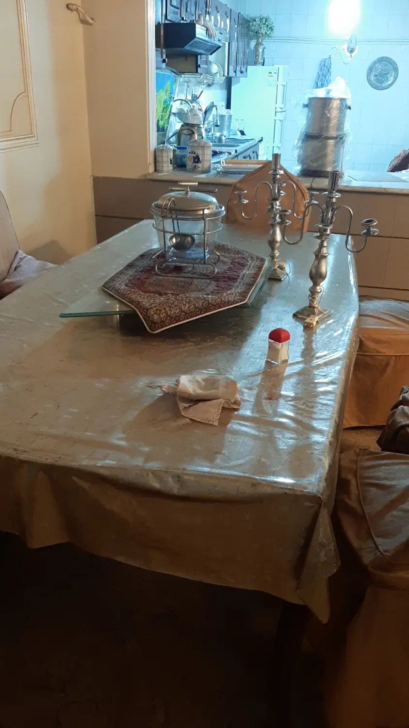 مبل استیل بهمراه میز ناهارخوری و ویترین|مبلمان خانگی و میز عسلی|ری, دیلمان|دیوار
