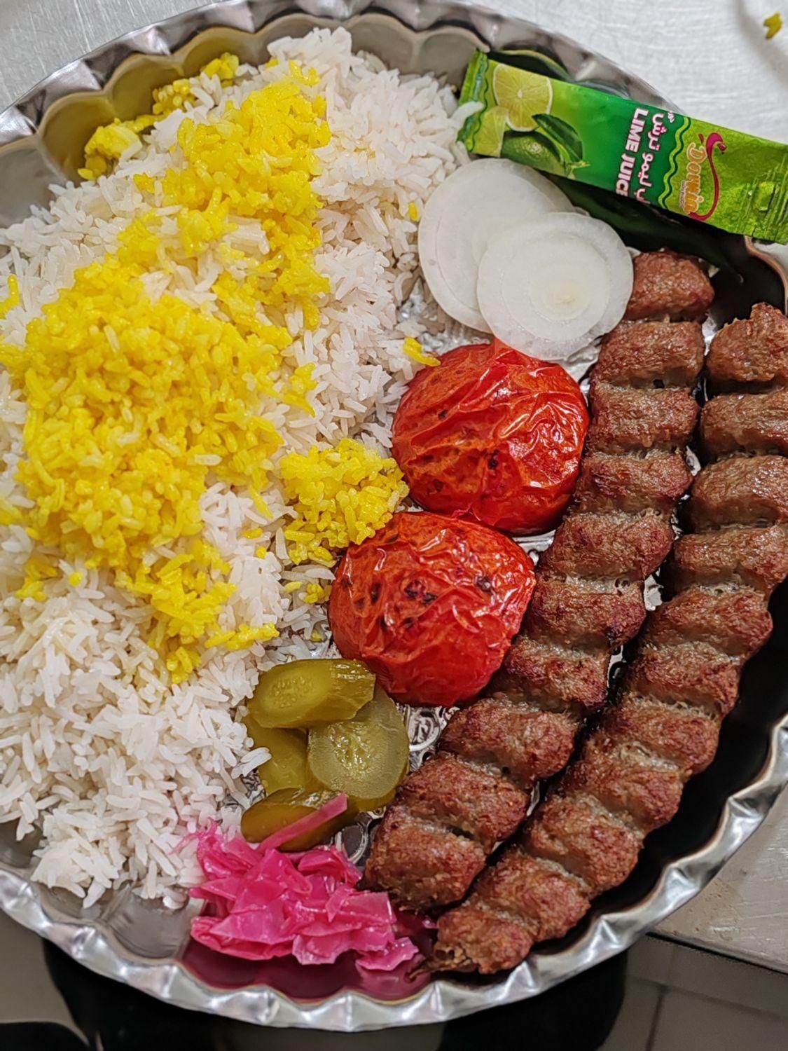 سفارش و تهیه غذا برای میهمانی و مراسمات و جلسات|خدمات پذیرایی، مراسم|زنجان, |دیوار