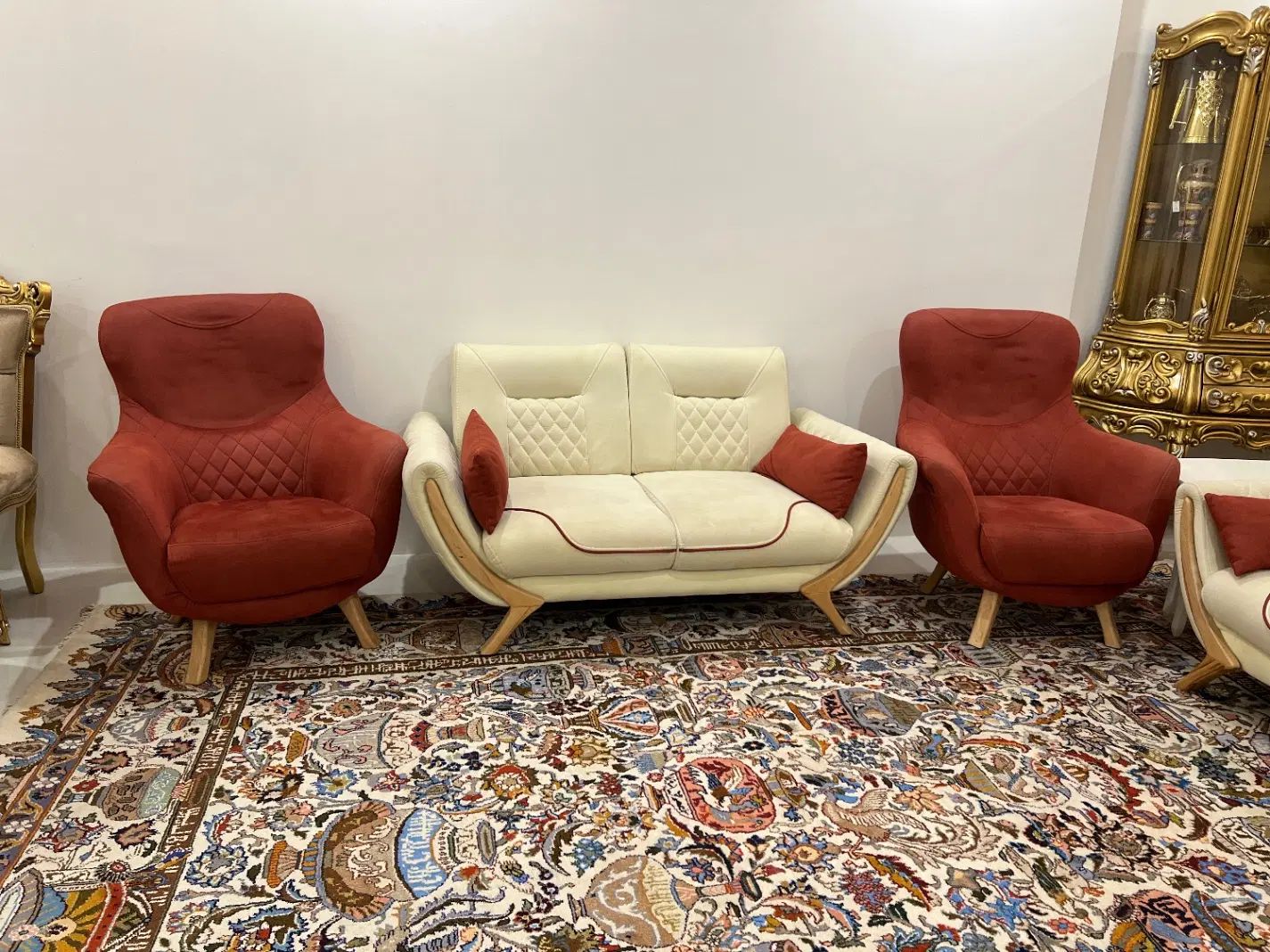 مبل راحتی در حد نو|مبلمان خانگی و میز عسلی|مشهد, دانشجو|دیوار