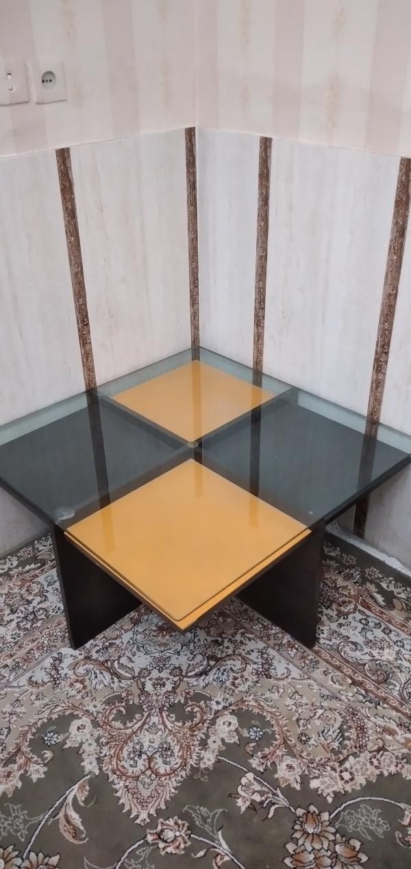 میز وسط تک شیشه ضخامت دار|مبلمان خانگی و میز عسلی|اندیشه, اندیشه فاز ۵|دیوار