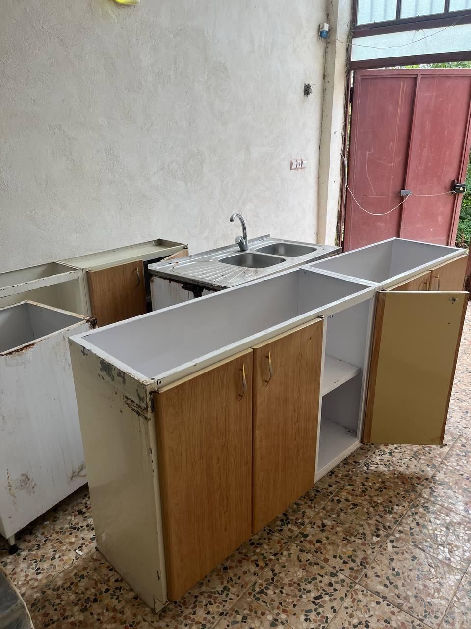 کابینت المینیومی با سینک و شیر ابو هود|آب‌چکان و نظم‌دهنده ظروف|لاهیجان, بازکیاگوراب|دیوار